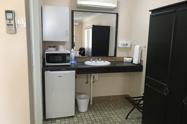 Room 53 of 79