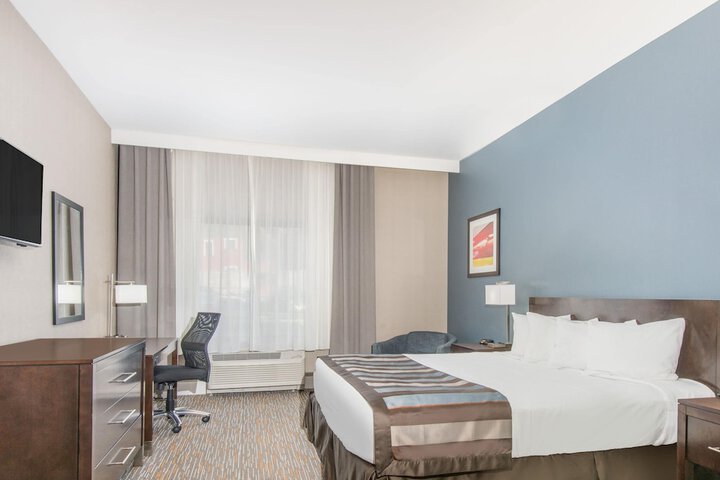 Room 15 of 61