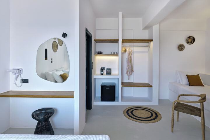 Room 10 of 35