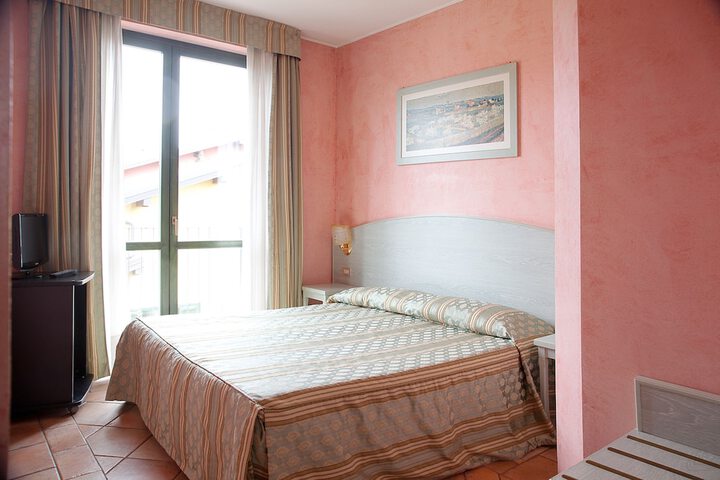 Room 5 of 71