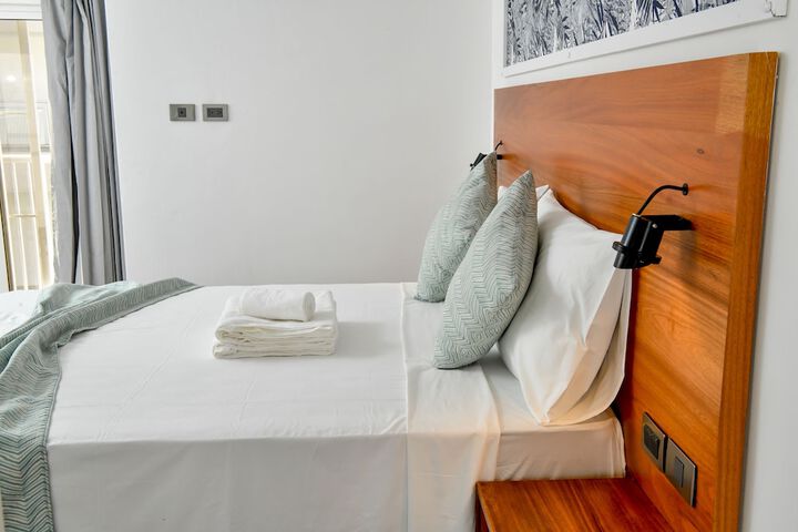 Room 4 of 22