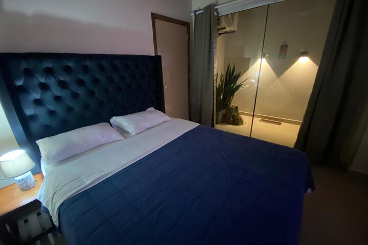 Room 2 of 8