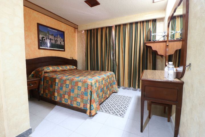 Room 5 of 44