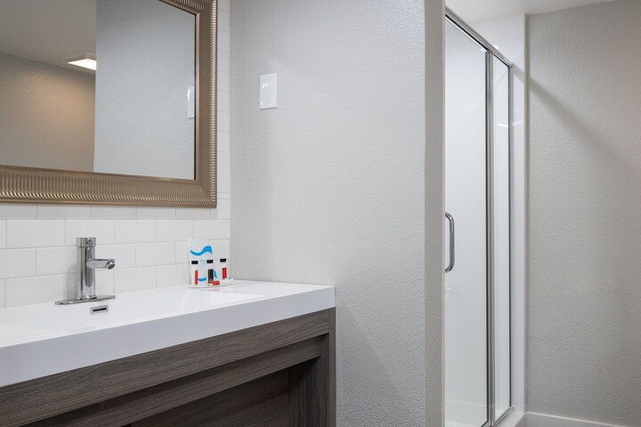 1 King Bed (19 of 19)