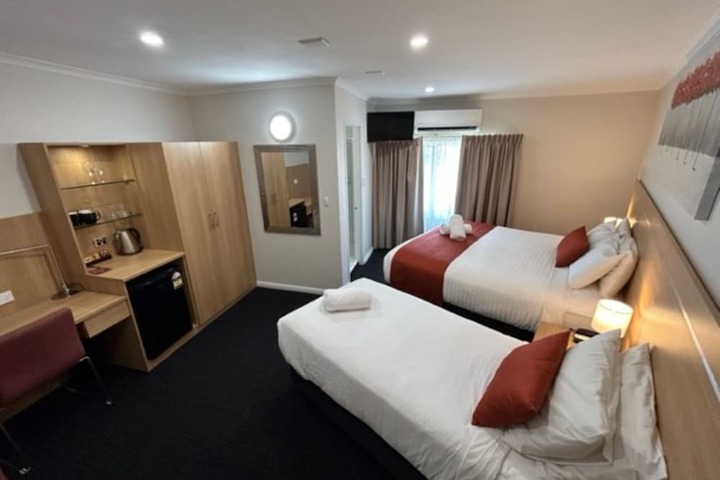 Room 10 of 22