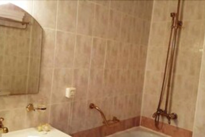 Room 3 of 35
