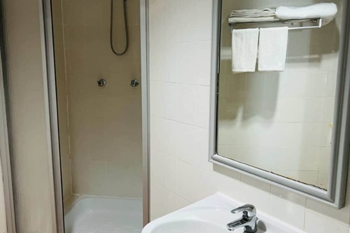 Room 434 of 650