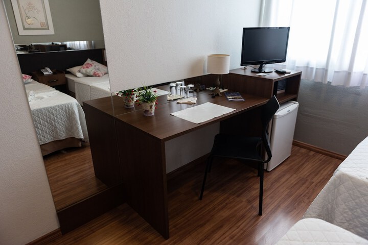 Room 8 of 43