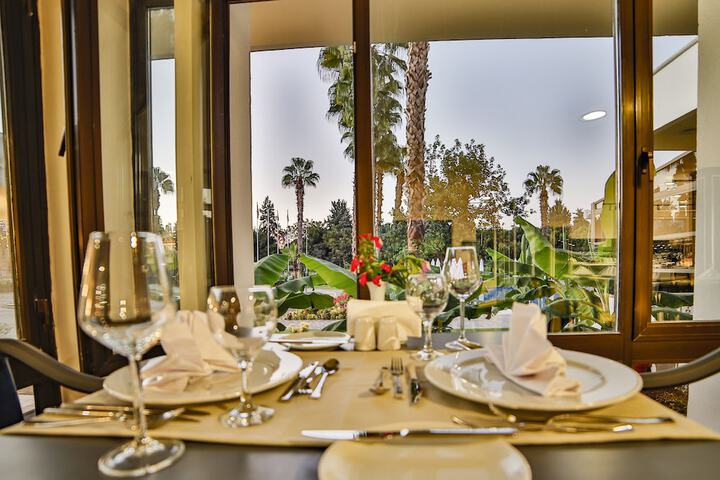 Dining Photos