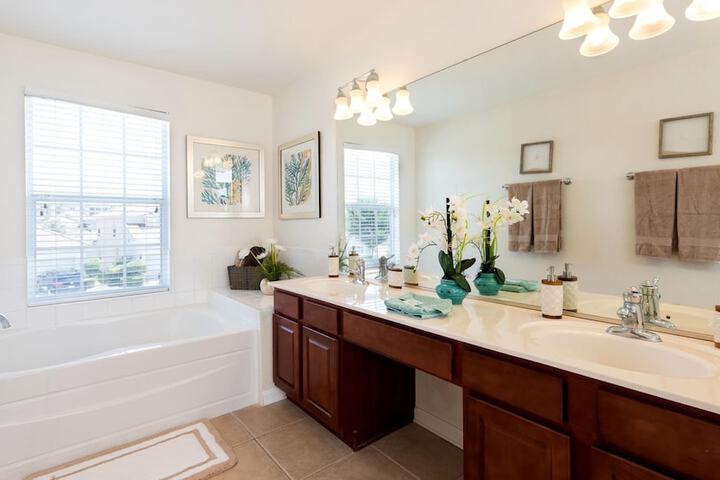 Room 678 of 710