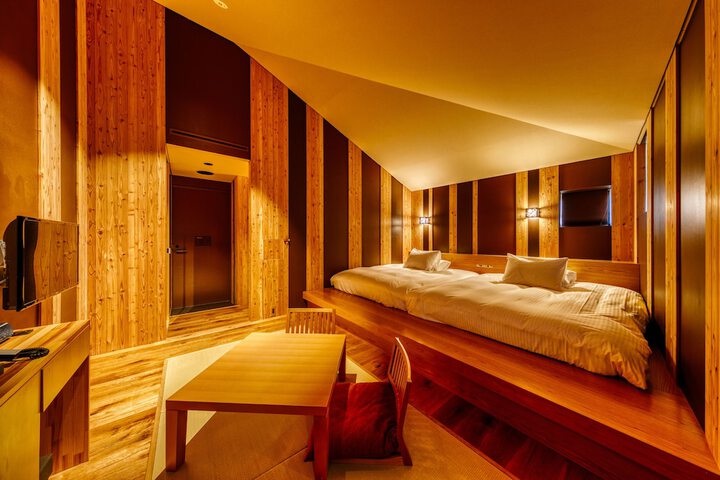 Room 6 of 40