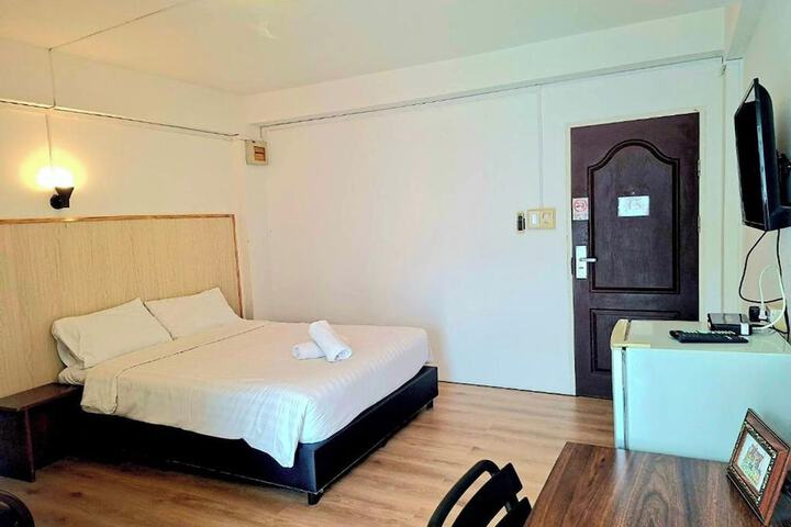 Room 10 of 24