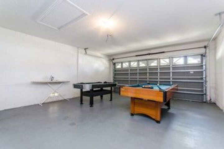 Room 6 of 25