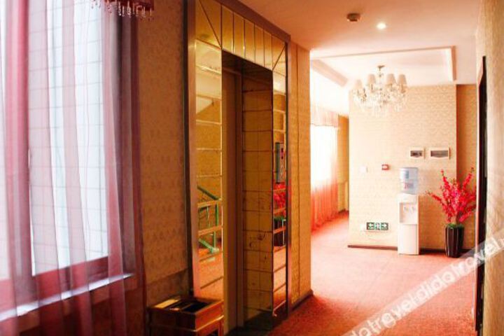 Hotel Interior 4 of 10