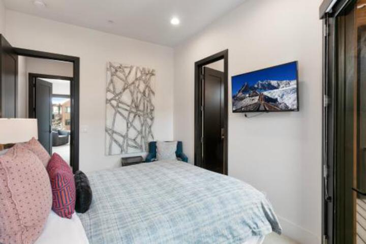 4221 Willow Draw Road Condo Unit 303 in Park City, UT