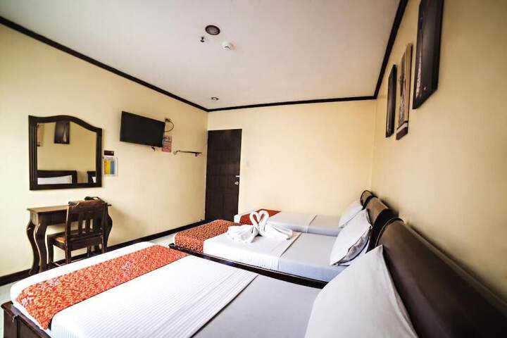Room 5 of 17