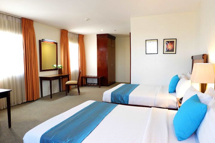 Room 5 of 36
