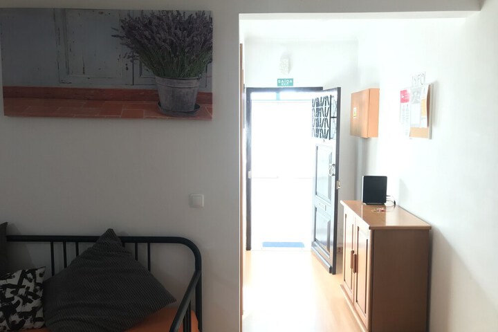 Room 27 of 89
