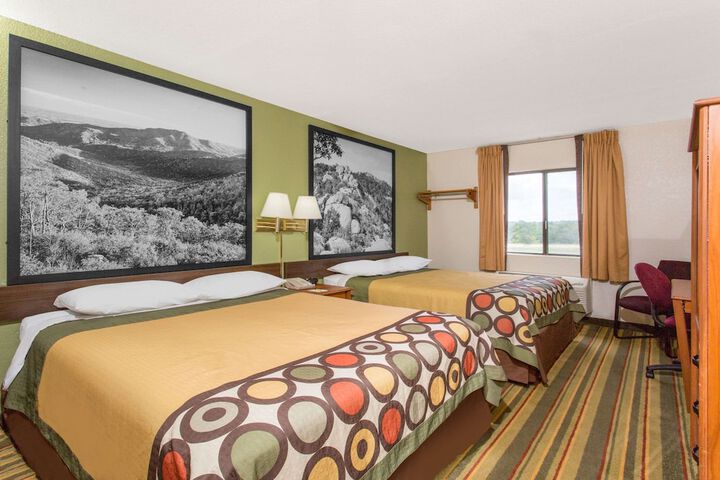 1 Queen Bed Accessible Room (6 of 12)