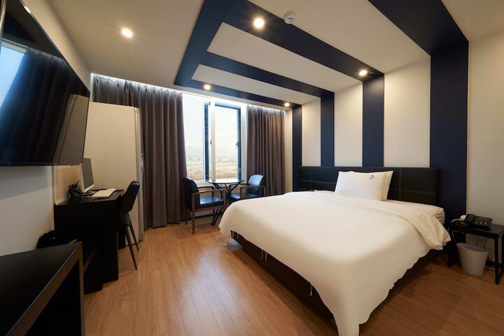 Room 12 of 87
