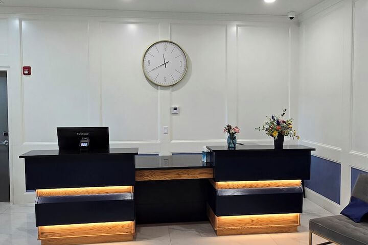 Check-in/check-out kiosk