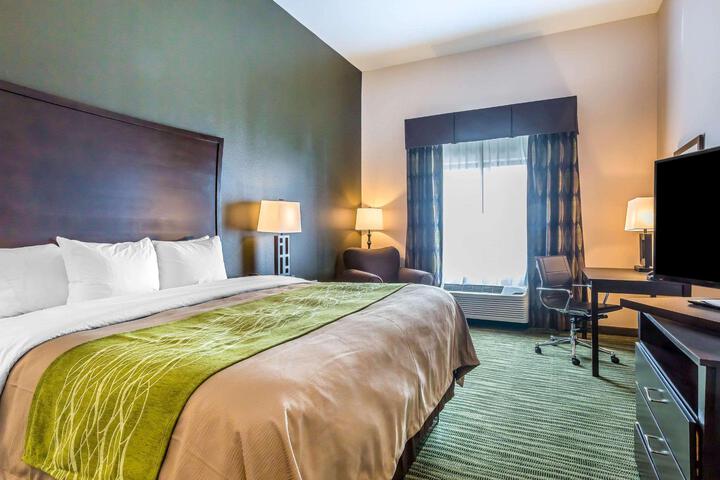 1 King Bed (7 of 13)