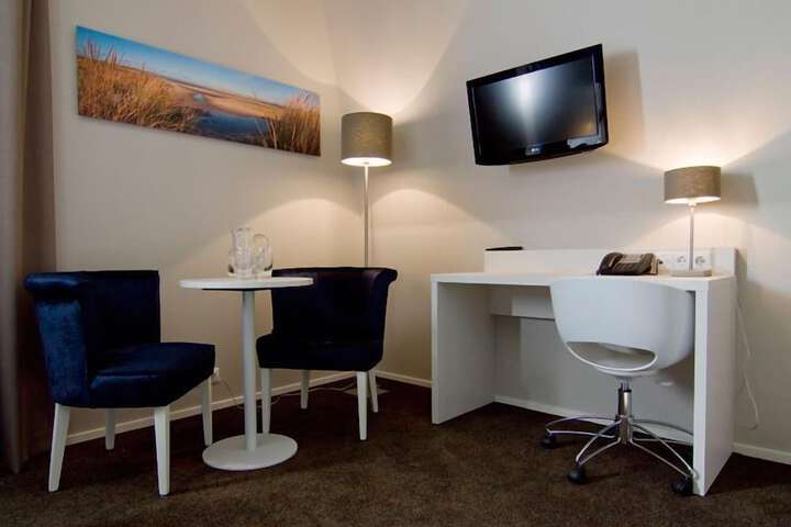 Room 9 of 31