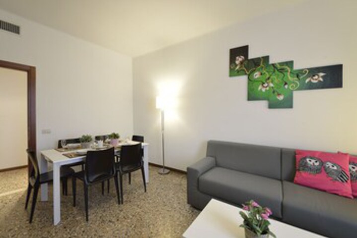 Room 16 of 37