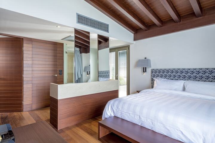 Room 3 of 46