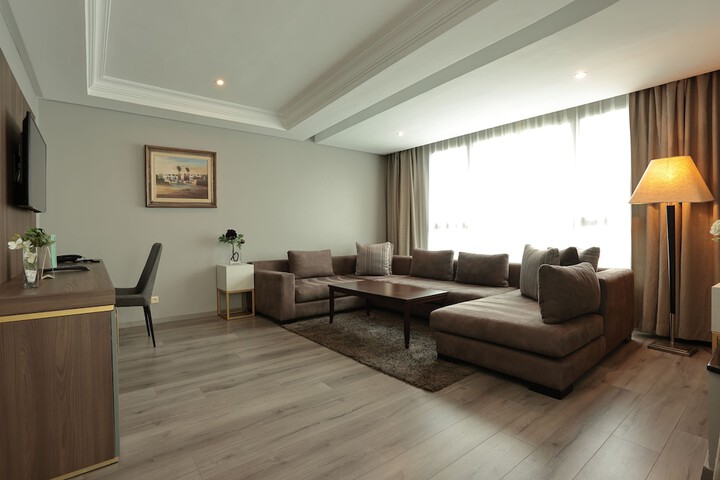 Room 9 of 63