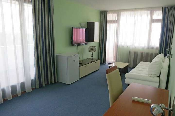 Room 16 of 49