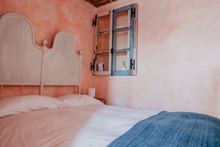 Room 13 of 32
