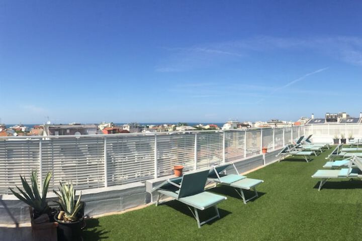 Sundeck 44 of 46
