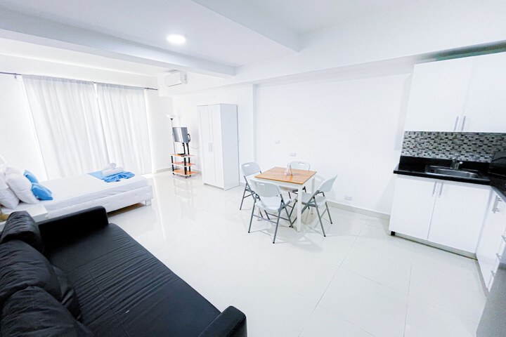 Room 5 of 32