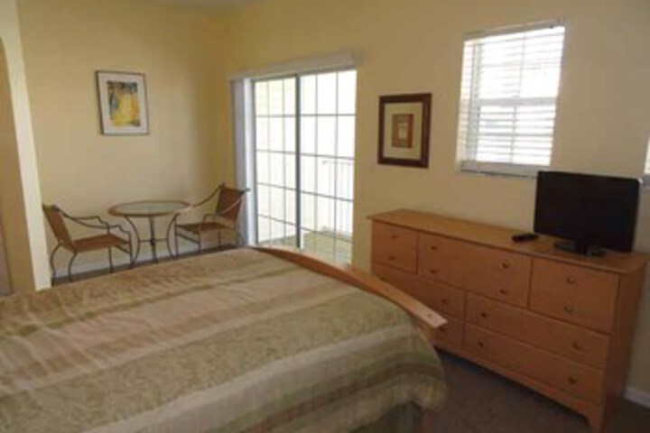 Room 13 of 20