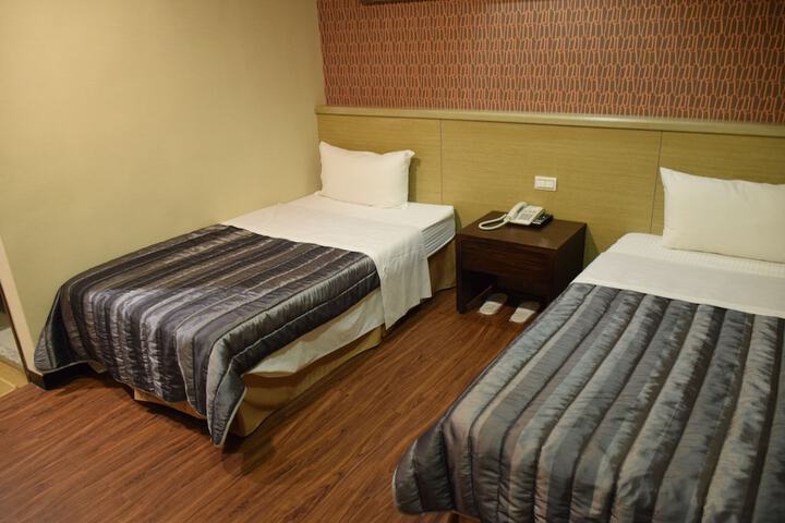 Room 11 of 41