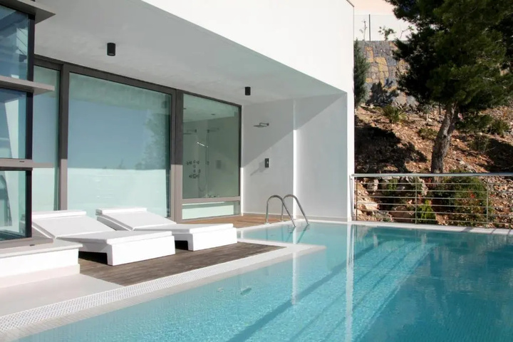Pool 6 of 10