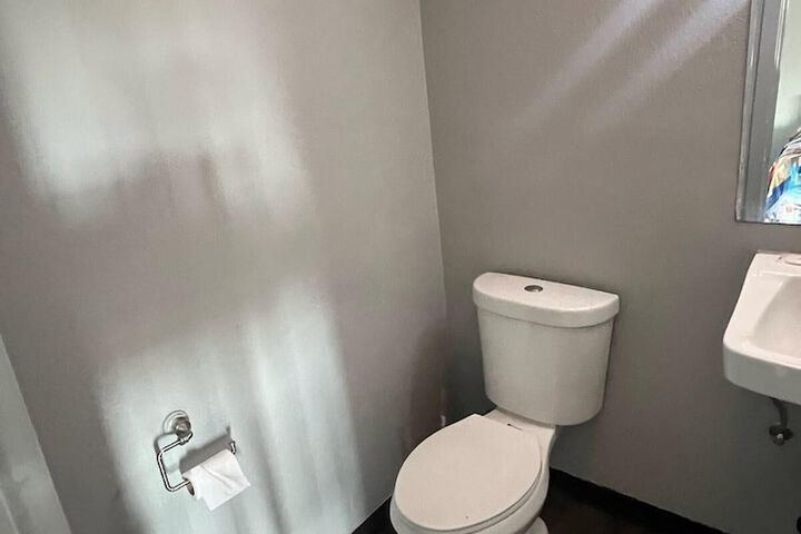 Room 9 of 14