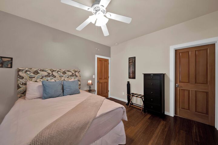 Room 42 of 172