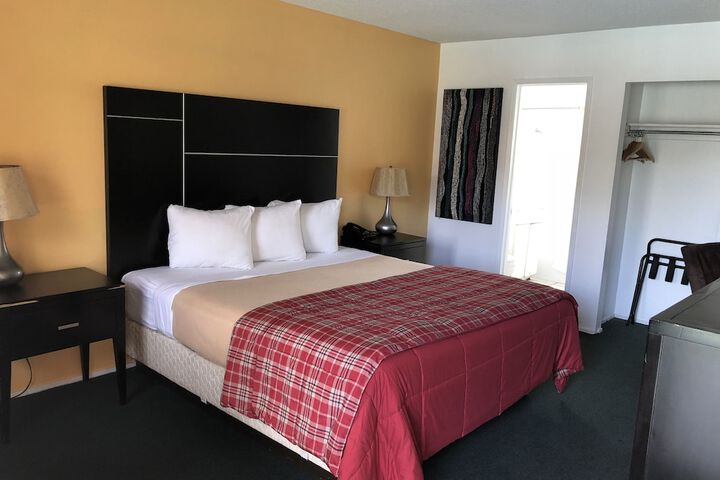 Standard | King Bed (2 of 4)