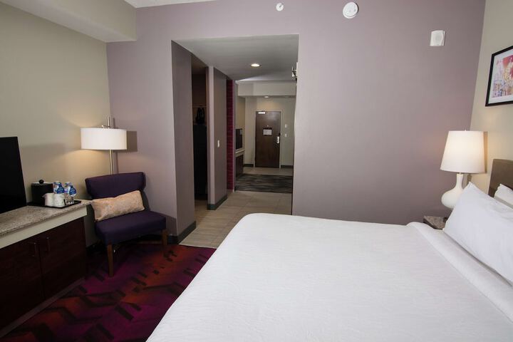 Room 33 of 64