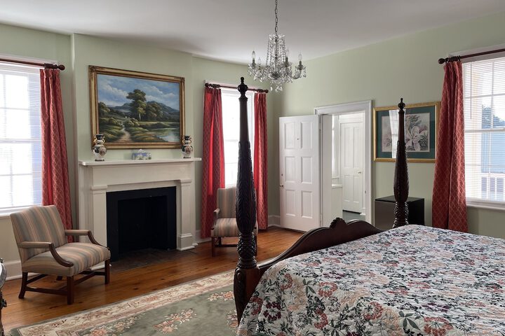 Room 100 of 170