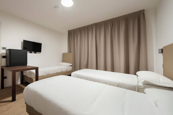 Room 19 of 38