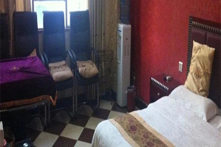 Room 4 of 4