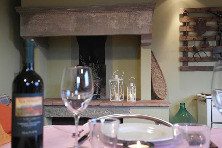 Dining 3 of 8