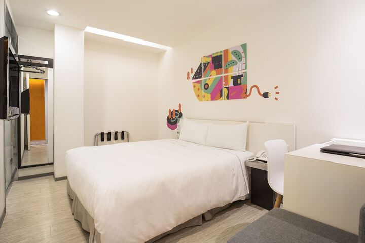 Room 11 of 51
