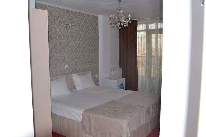 Room 14 of 21