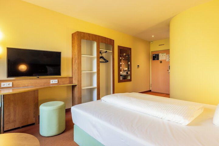 Room 21 of 154
