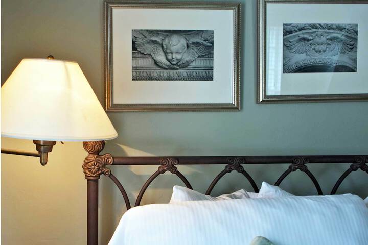 Room 37 of 137
