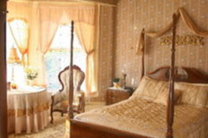 Room 35 of 68